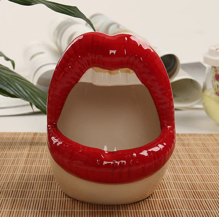 Ceramic Ashtray with Large Lips