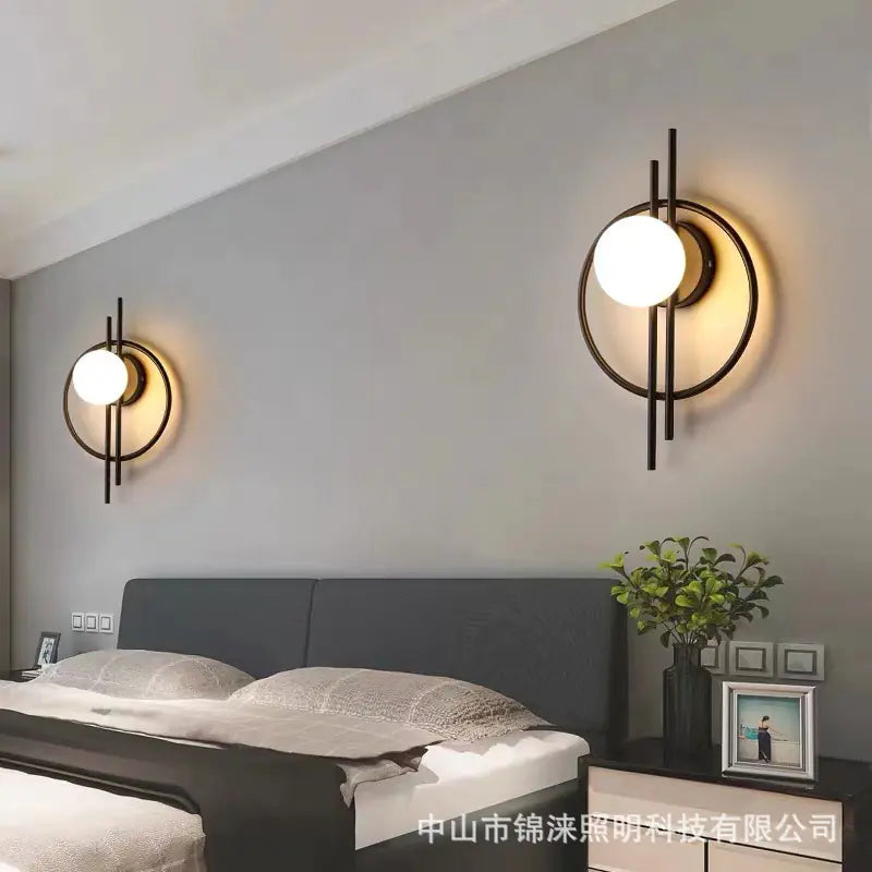 Round wall lamp