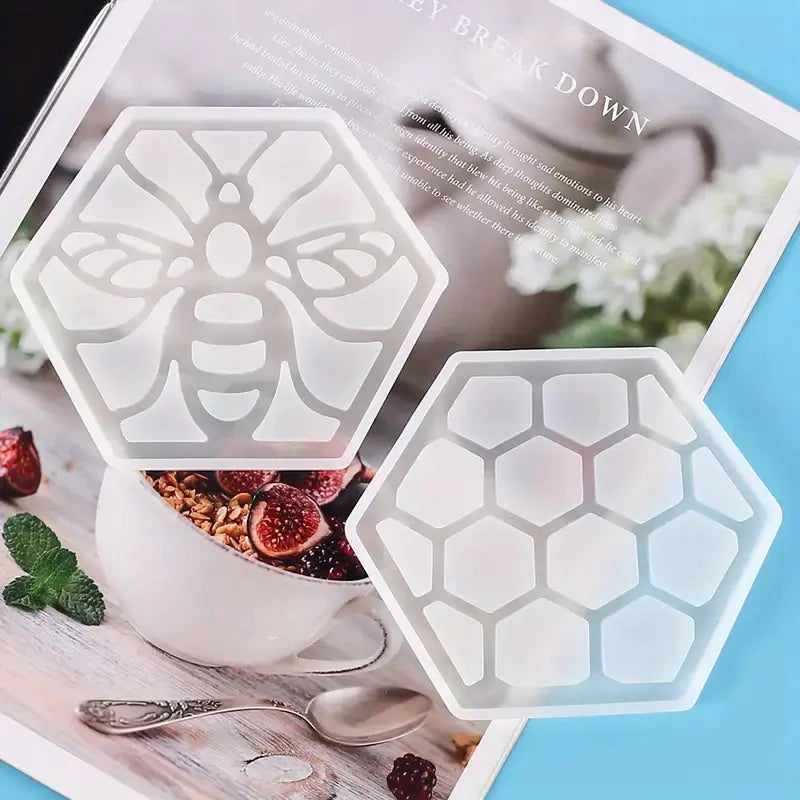 Set of 2 honeycomb-shaped molds