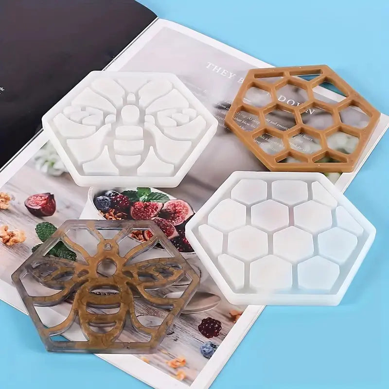 Set of 2 honeycomb-shaped molds