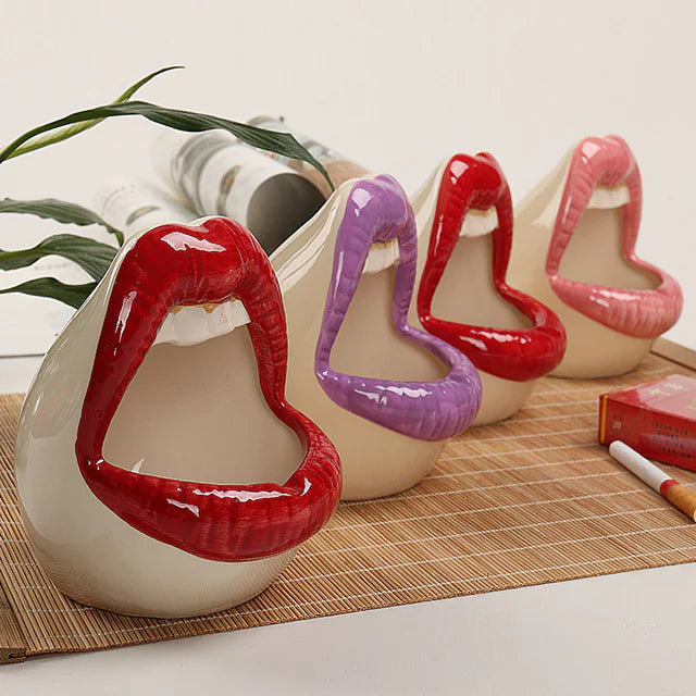 Ceramic Ashtray with Large Lips