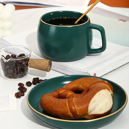 Tazas de Café de Cerámica con Borde Dorado y Bandeja