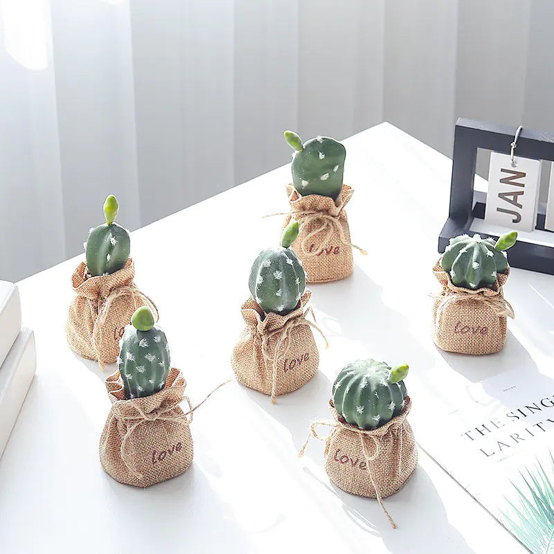 Mini Cactus en Maceta - Decoración Artificial para el Escritorio