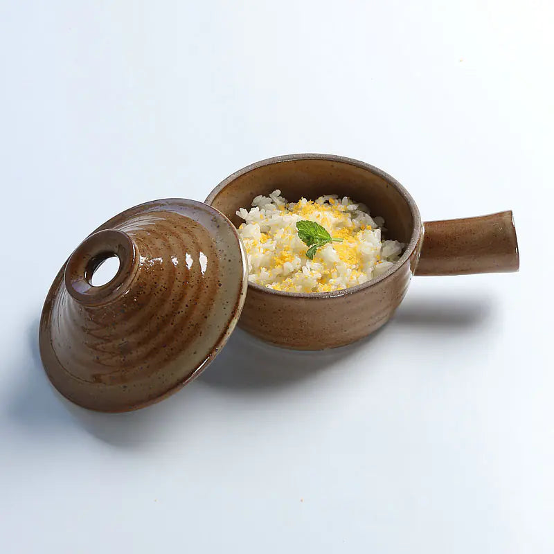 Microwave-safe clay casserole dish