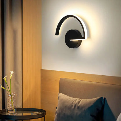 Semicircular lamp