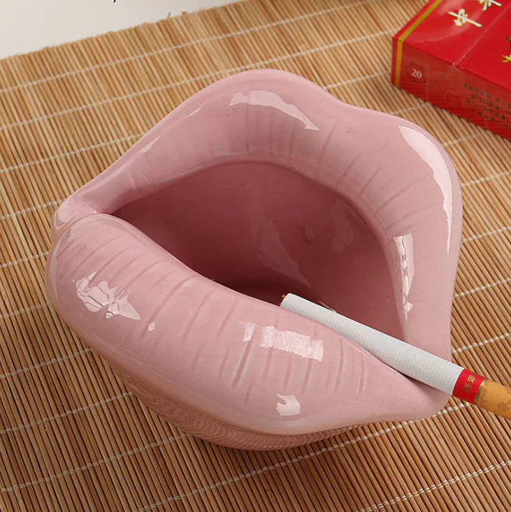 Ceramic Ashtray with Large Lips