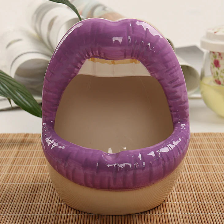 Ceramic Ashtray with Large Lips